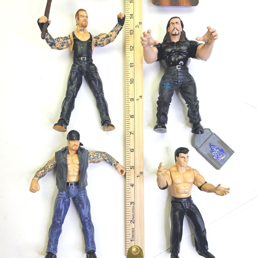 WWE WWF Jakks Pacific Undertaker Shane McMahon Action Figure Lot Accessories - Picture 4 of 7